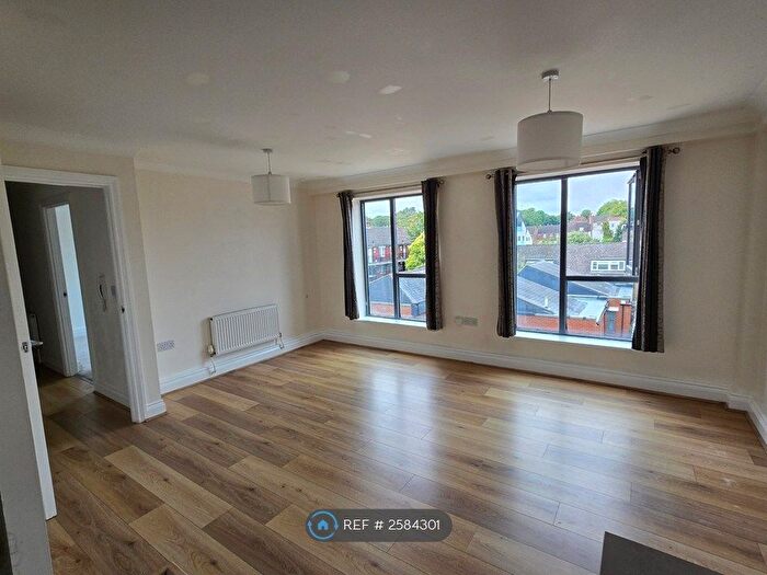 2 Bedroom Flat To Rent In Manor Street, Gillingham, ME7