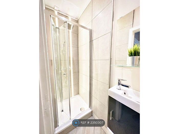 1 Bedroom Flat To Rent In New Zealand Road, Cardiff, CF14