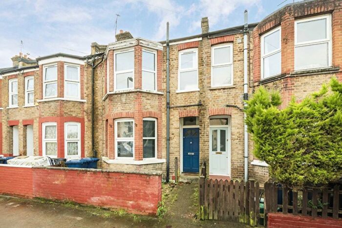 2 Bedroom Flat To Rent In Shirley Gardens, Hanwell, W7