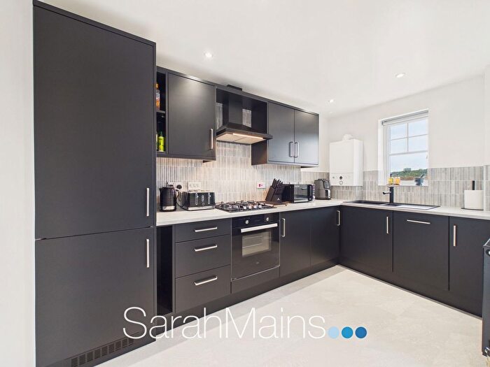 2 Bedroom Flat For Sale In Ovett Gardens, St James Village, NE8