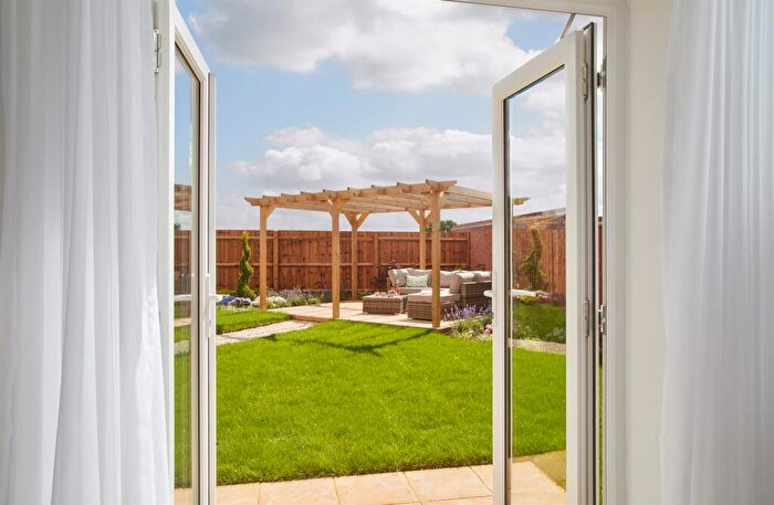 3 Bedroom Semi Detached House For Sale In Millpond Lane, Faygate, Horsham, RH12