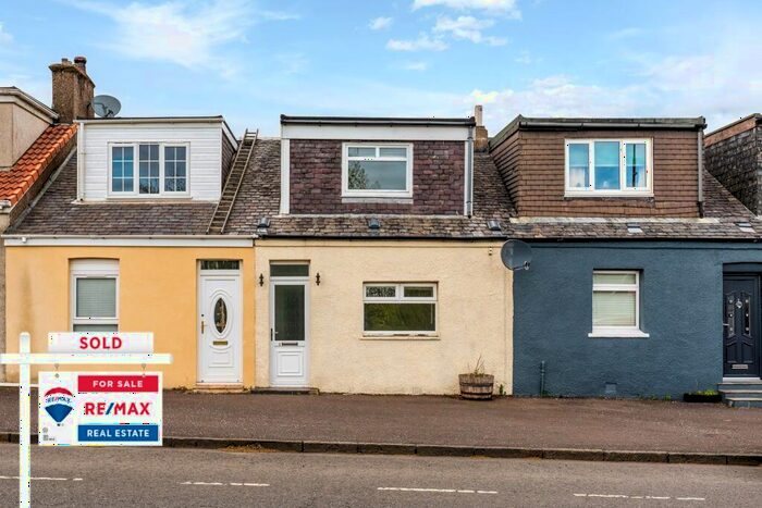 3 Bedroom Property For Sale In Main Street, Blackridge, EH48