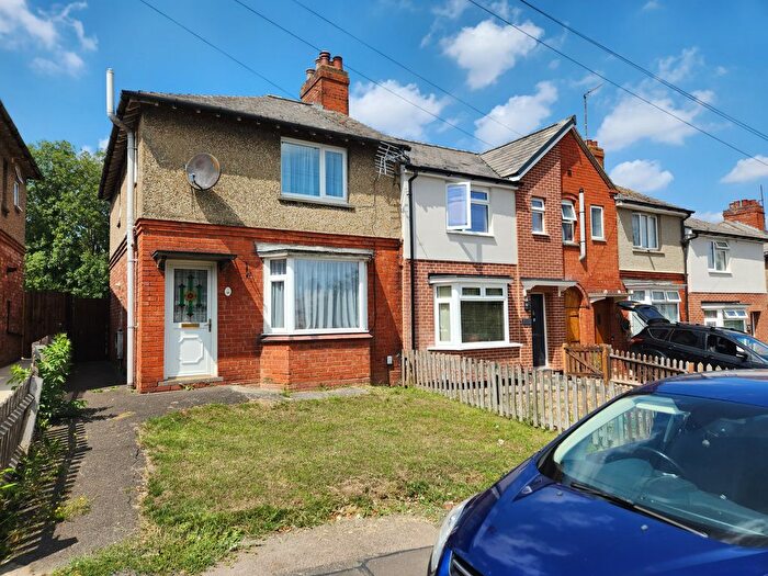 3 Bedroom End Of Terrace House For Sale In Westfield Avenue, Rushden, NN10