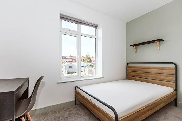 6 Bedroom Terraced House To Rent In Ninth Avenue, Horfield, BS7