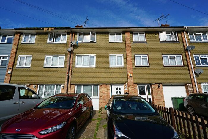 4 Bedroom Terraced House To Rent In Godman Road, Grays, RM16