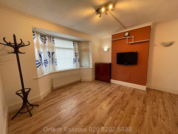 2 Bedroom Flat To Rent In Booth Road, London, NW9