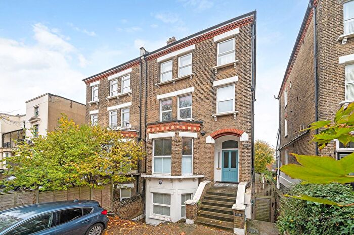 2 Bedroom Flat For Sale In Central Hill, Crystal Palace, SE19