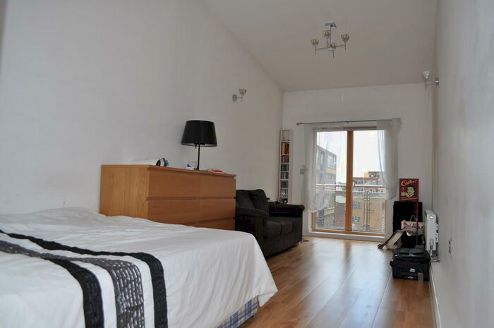 Flat To Rent In Hackney Road, London, E2