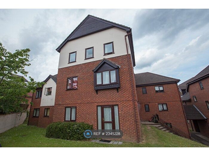1 Bedroom Flat To Rent In Sovereign Court, High Wycombe, HP13