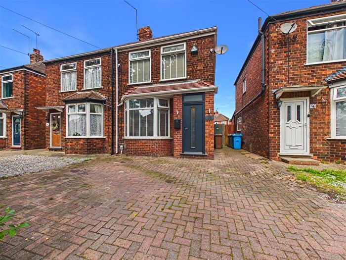 4 Bedroom Semi Detached House For Sale In Buttfield Road, Hessle, HU13