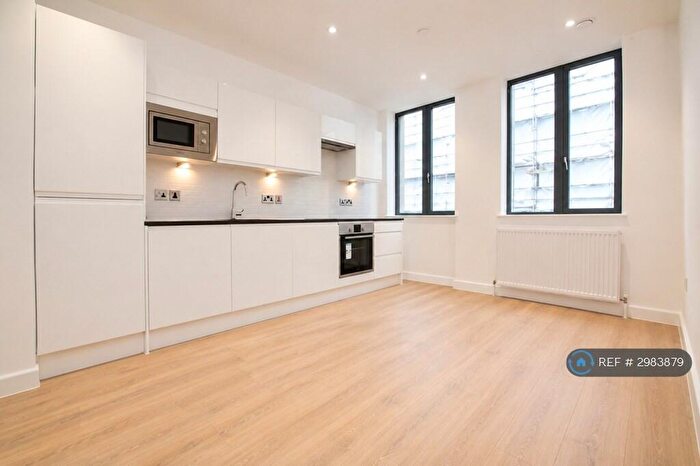 1 Bedroom Flat To Rent In Garrard House, Reading, RG1