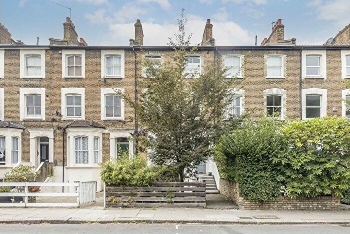 1 Bedroom Flat To Rent In Coningham Road, London, W12