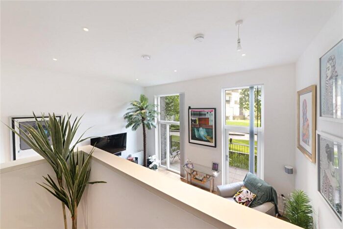 3 Bedroom Duplex To Rent In Maud Street, London, Newham, E16