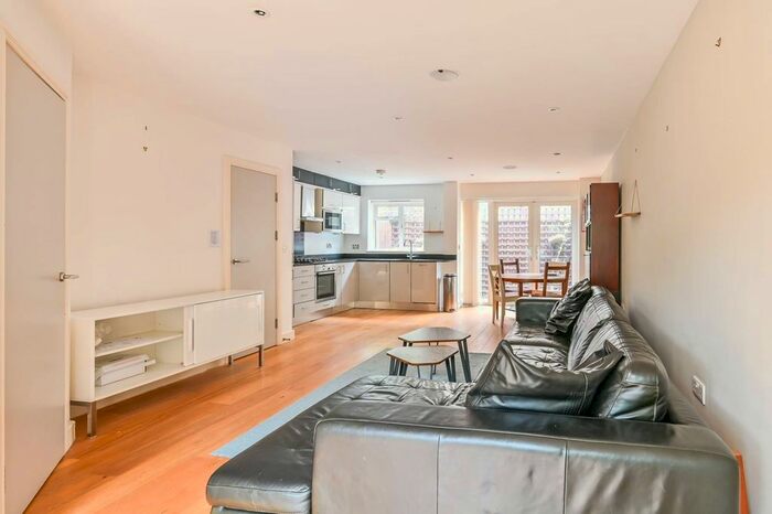 2 Bedroom Property To Rent In Laurel Mews, Camberwell, London, SE5