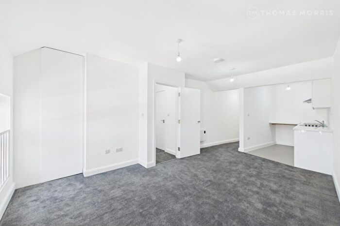 1 Bedroom Apartment To Rent In - High Street, St Neots, PE19
