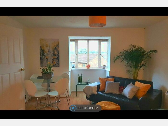 1 Bedroom Flat To Rent In Kilmington Close, Bracknell, RG12