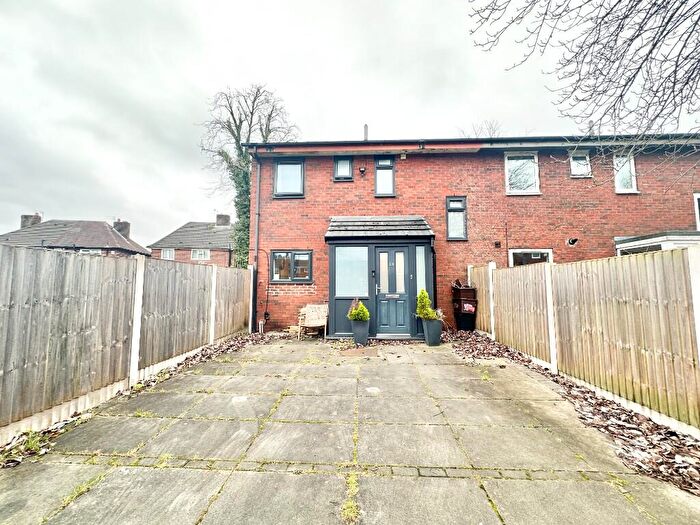 3 Bedroom End Of Terrace House For Sale In Lindwall Close, Manchester, Greater Manchester, M23