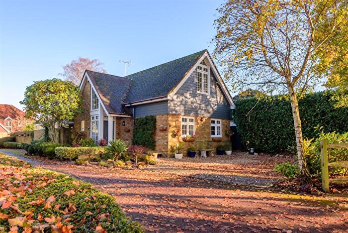 4 Bedroom Detached House For Sale In Copperfield Close, Kingswood, ME17