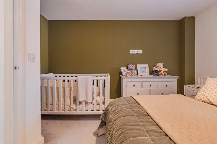 1 Bedroom Flat For Sale In Bath Road, Keynsham, Bristol, BS31