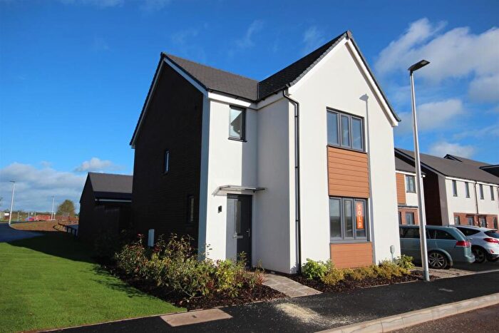 3 Bedroom Detached House To Rent In Hutchings Drive, Exeter, EX1