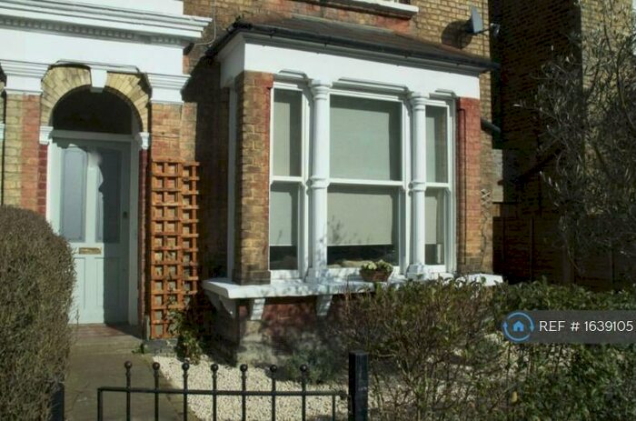 2 Bedroom Flat To Rent In Sistova Road, London, SW12