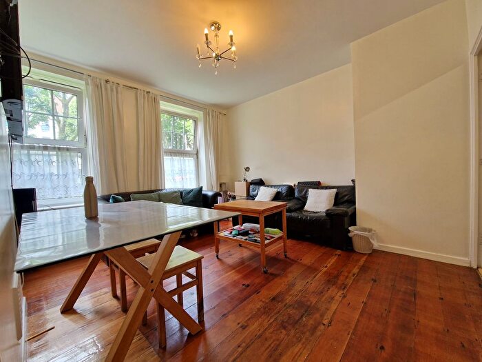 2 Bedroom Flat To Rent In George Row, London, SE16