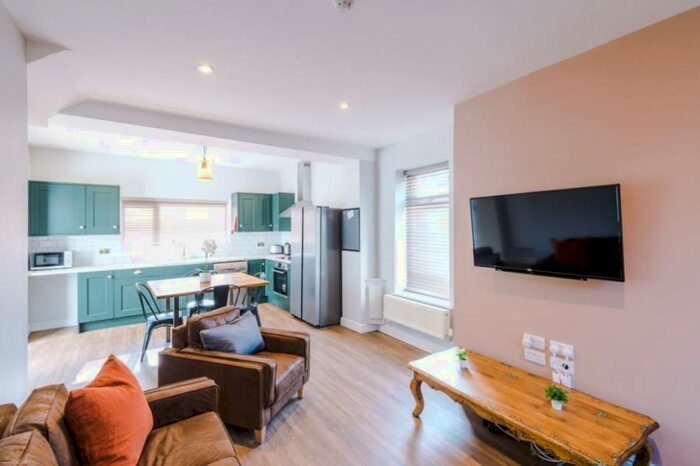 6 Bedroom Semi-Detached House To Rent In Balmoral Road, Lancaster, LA1