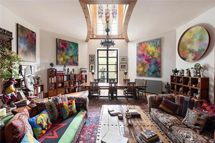 5 Bedroom End Of Terrace House For Sale In All Saints Church, Tytherton Road, Tufnell Park, London, N19