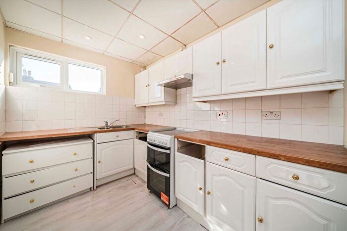 4 Bedroom Maisonette To Rent In Richmond Road, Kingston Upon Thames, KT2