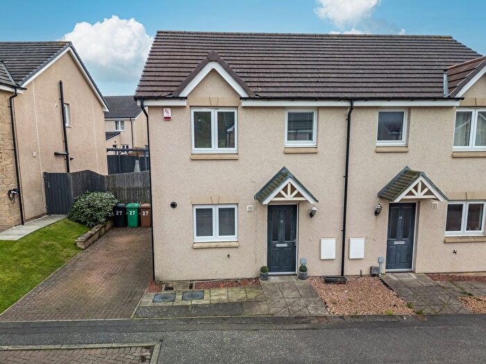 3 Bedroom Semi-detached House For Sale In Kellock Avenue, Dunfermline, KY11