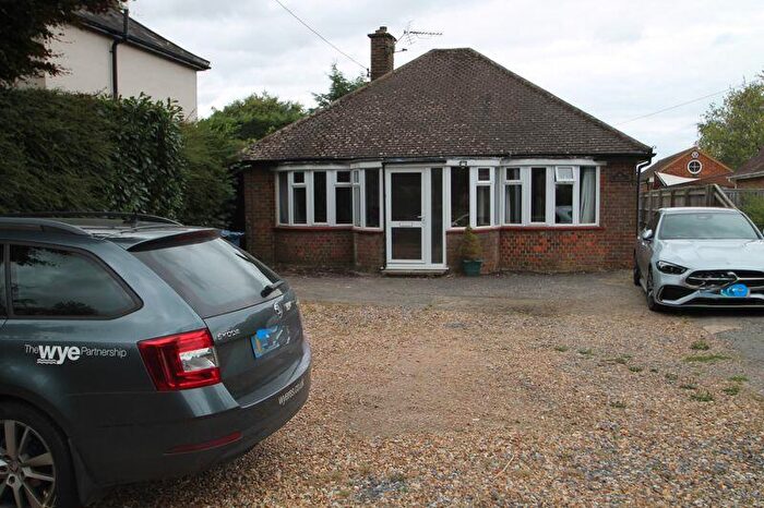3 Bedroom Detached Bungalow To Rent In Wycombe Road, Prestwood, HP16