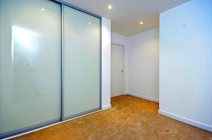 1 Bedroom Flat To Rent In City Road, Clerkenwell, London, EC1V