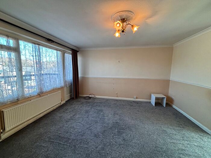 2 Bedroom Flat To Rent In Guest Place, Rotherham, S60