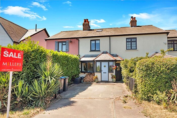 3 Bedroom Terraced House For Sale In High Road, Thornwood, CM16