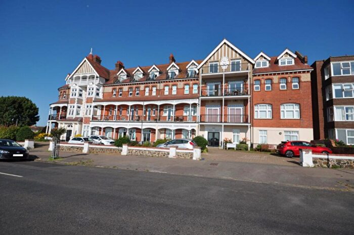 2 Bedroom Flat For Sale In Esplanade, Frinton-on-sea, CO13