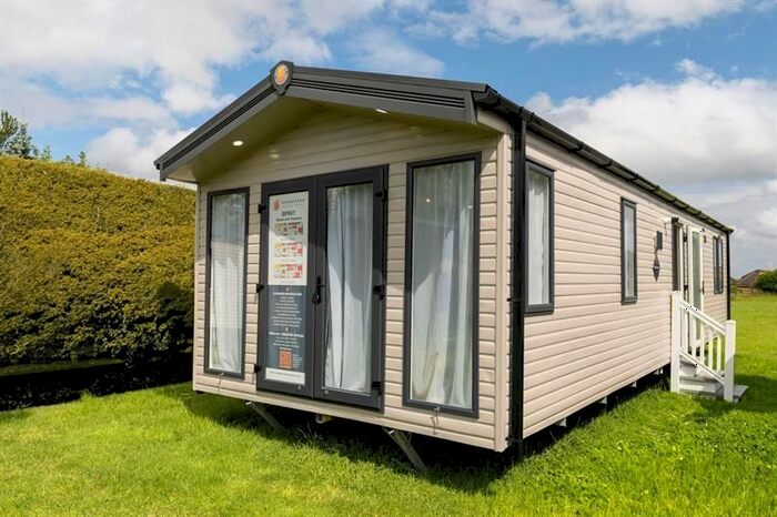 2 Bedroom Mobile/park Home For Sale In Hutton Sessay, Thirsk, YO7