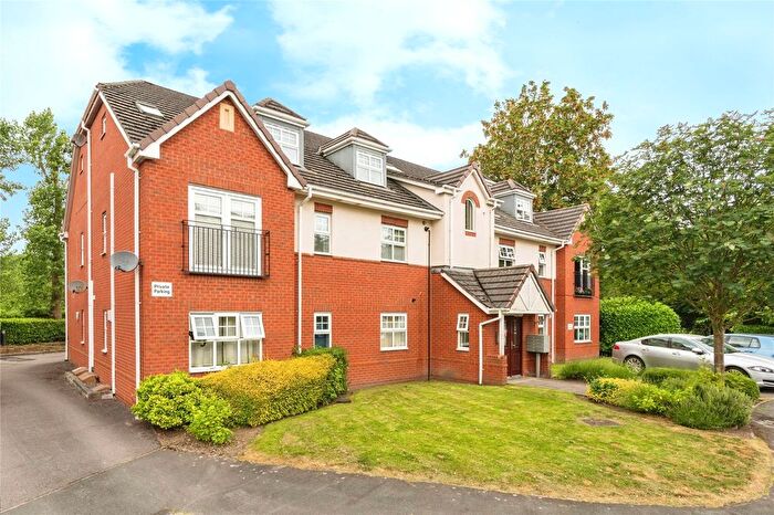 2 Bedroom Flat For Sale In Crossland Mews, Lymm, Cheshire, WA13