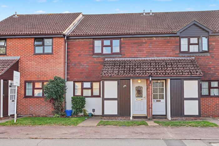 1 Bedroom Flat For Sale In Walton Park, Walton-On-Thames, KT12