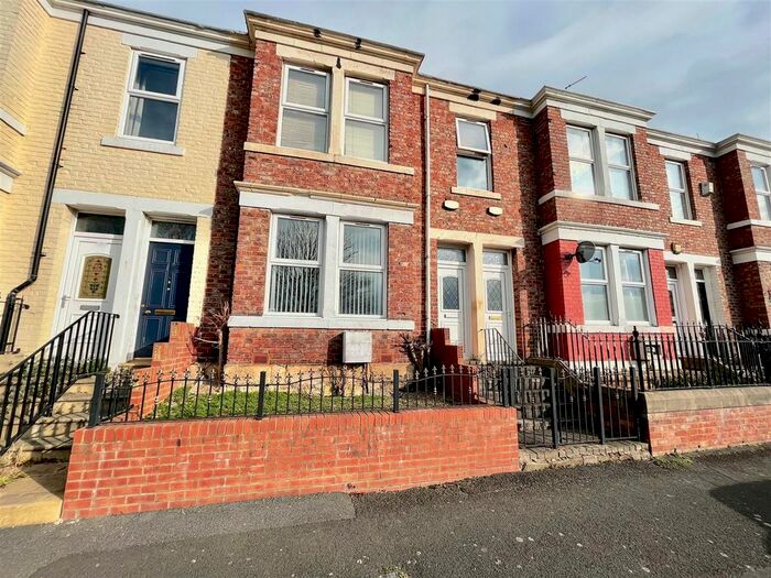 2 Bedroom Flat To Rent In Brighton Road, Bensham, Gateshead, NE8