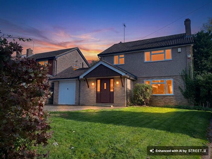 4 Bedroom Detached House For Sale In The Spinney, Beaconsfield, HP9