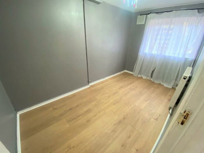 1 Bedroom Ground Maisonette To Rent In Lower Ground Floor, Drayton Park, N5