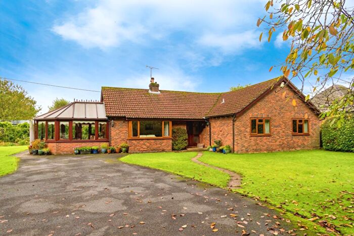 4 Bedroom Bungalow For Sale In Fletchwood Lane, Ashurst, Southampton, Hampshire, SO40