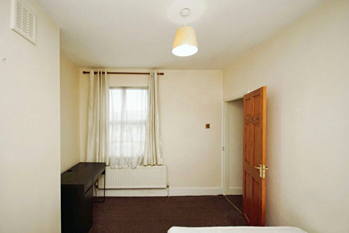 3 Bedroom Terraced House For Sale In Chelsea Park, Easton, Bristol, BS5