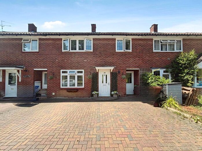3 Bedroom Terraced House For Sale In Priestwood Avenue, Bracknell, Berkshire, RG42
