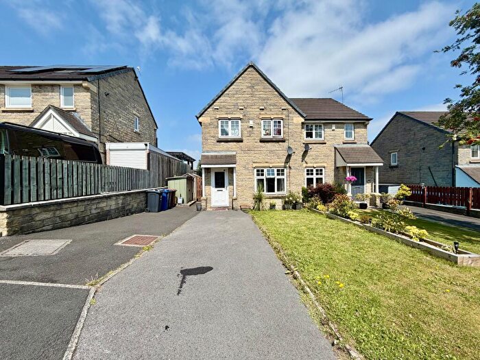 3 Bedroom Semi Detached House To Rent In Oporto Close, Burnley, BB11