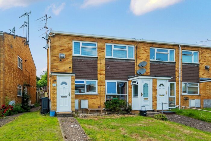 2 Bedroom Maisonette To Rent In Lower Elmstone Drive, Tilehurst, Reading, Berkshire, RG31