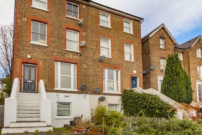 2 Bedroom Flat To Rent In Mount Villas, London SE27