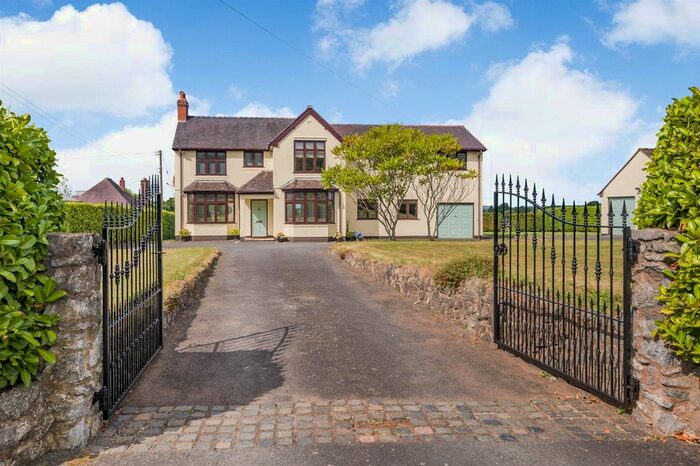 4 Bedroom Detached House For Sale In Droitwich Road, Martin Hussingtree, Worcestershire, WR3