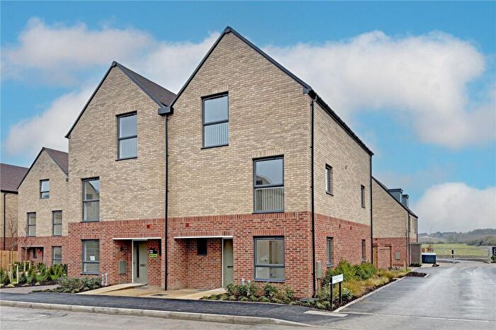 4 Bedroom Semi Detached House For Sale In Netherhall Gardens, Cambridge, CB1