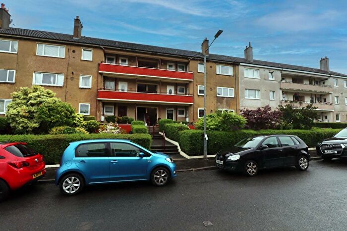 3 Bedroom Flat To Rent In Cherrybank Road, Merrylee, Glasgow, G43